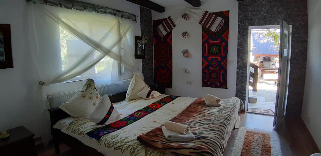 Pensiunea Casa Godja Văleni الغرفة الصورة