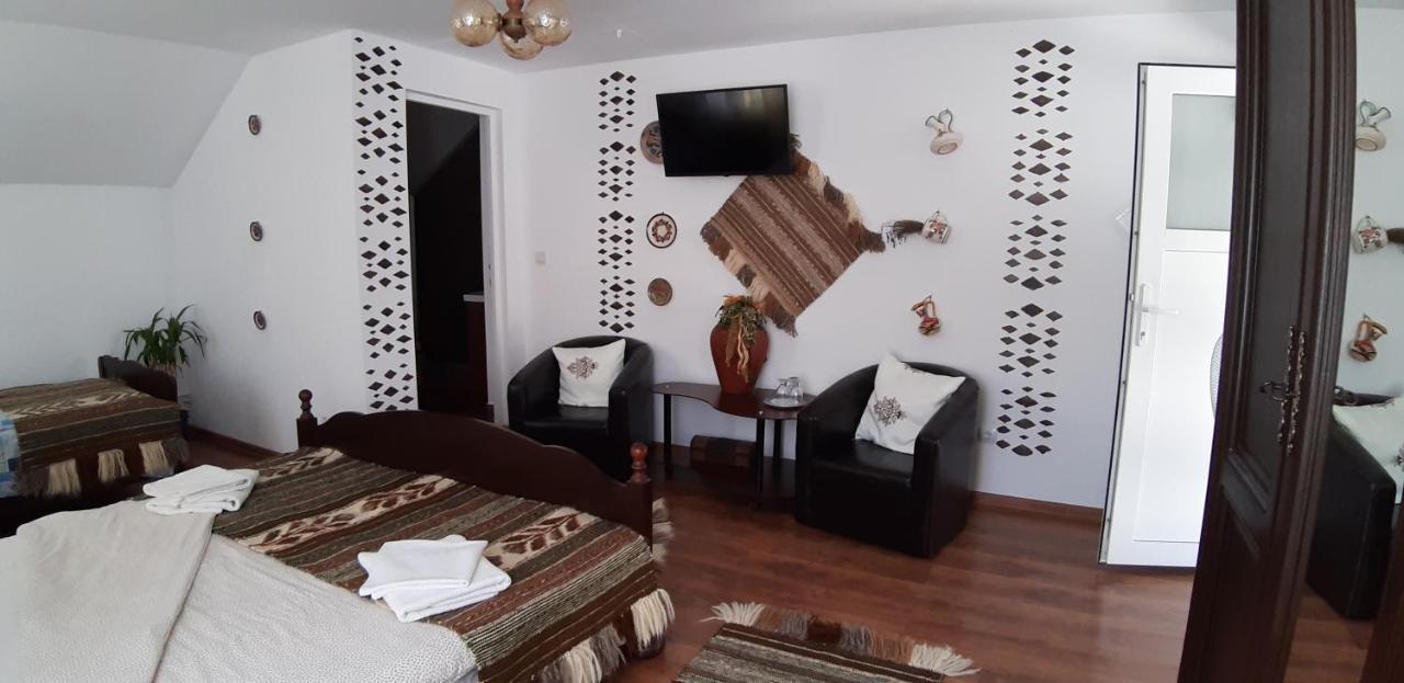 Pensiunea Casa Godja Văleni الغرفة الصورة