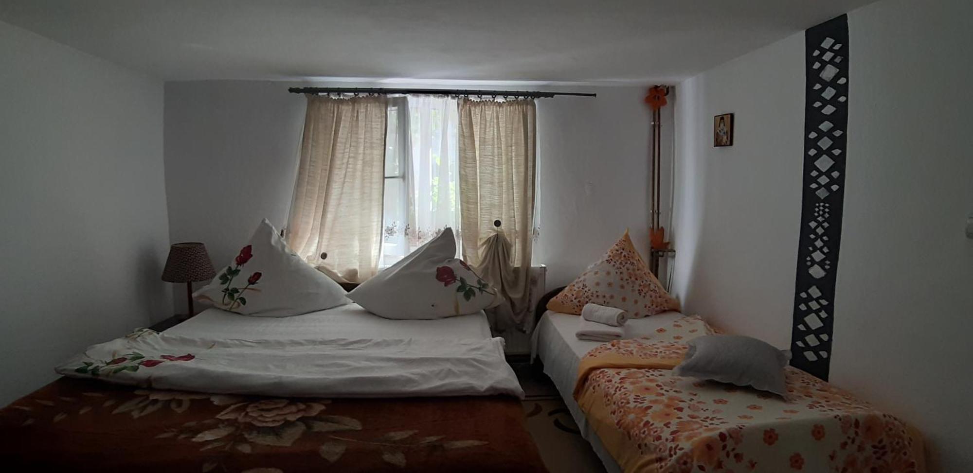 Pensiunea Casa Godja Văleni الغرفة الصورة
